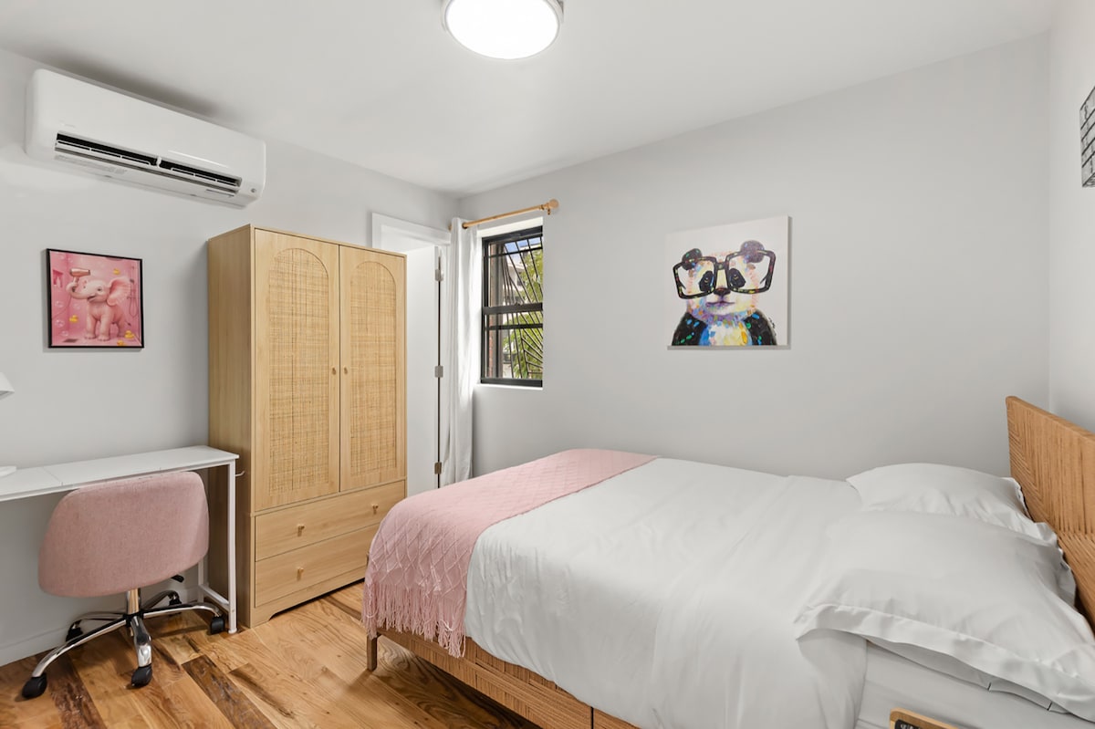 The Pink Room — furnished room with private bathroom, Bushwick