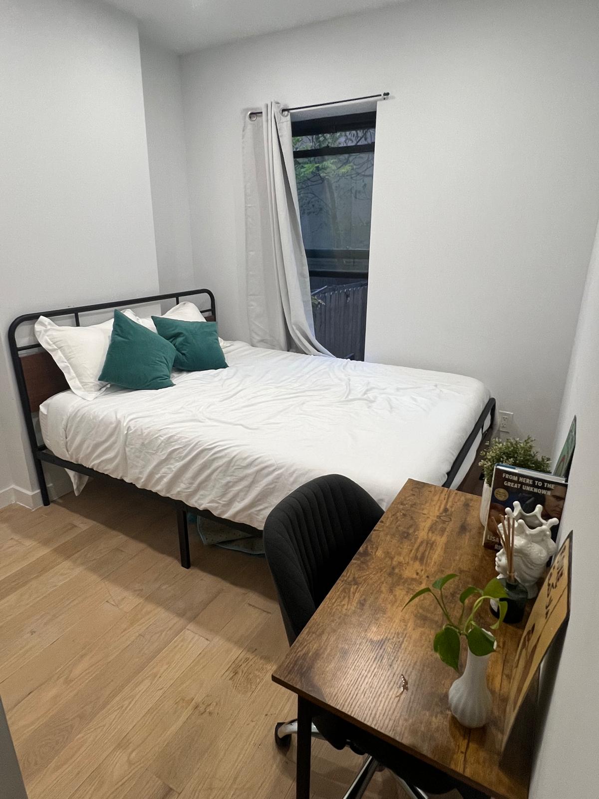 The Sunny Room — furnished room with private bathroom, Bushwick